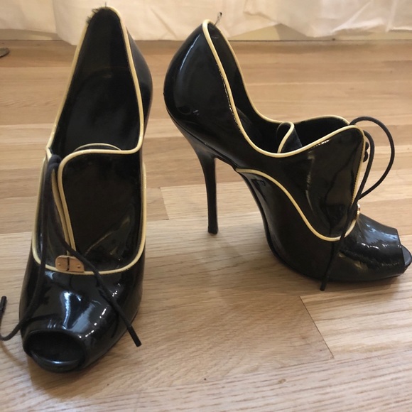 Gucci Patent Leather Booties - Picture 2 of 5